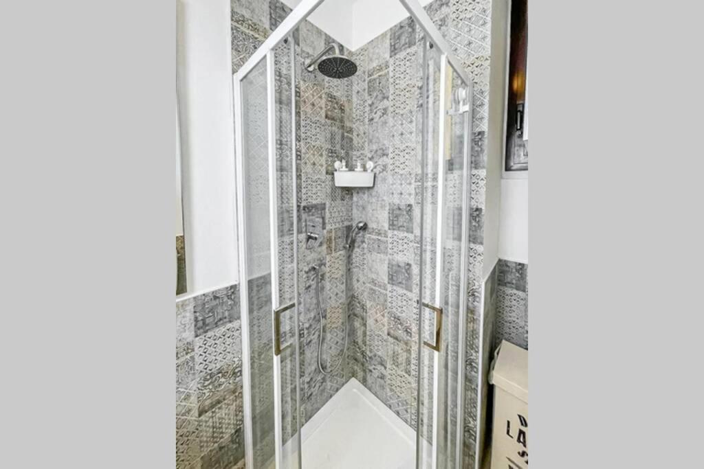 Luxury Stazione Centrale Elegante Loft Apartment ตรีเอสเต ภายนอก รูปภาพ